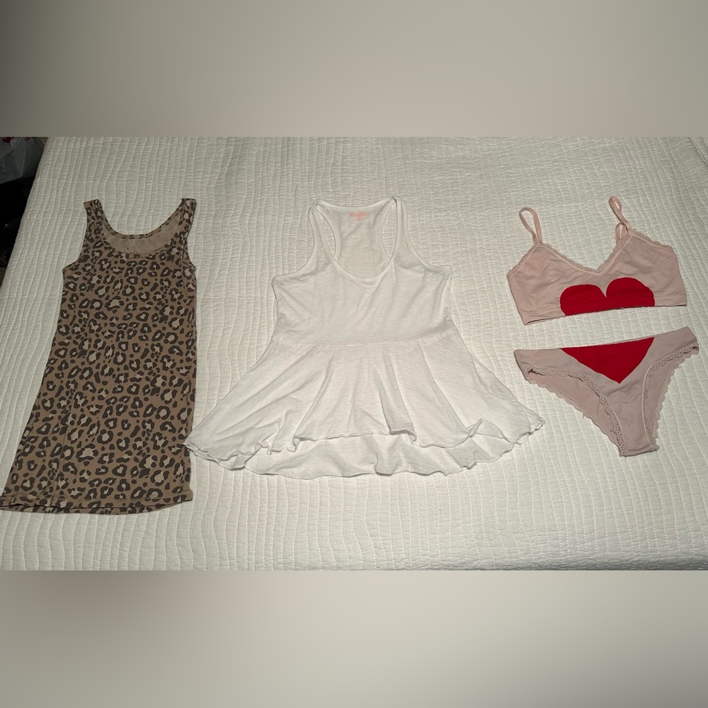 **CLOSEST CLEAROUT** Small/XS bundle sale** Listing several bundles today!!